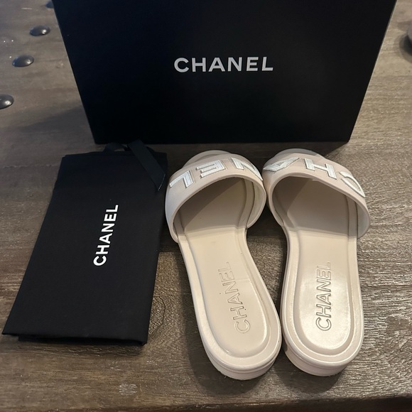 Chanel slides size 37.5 - Picture 2 of 4